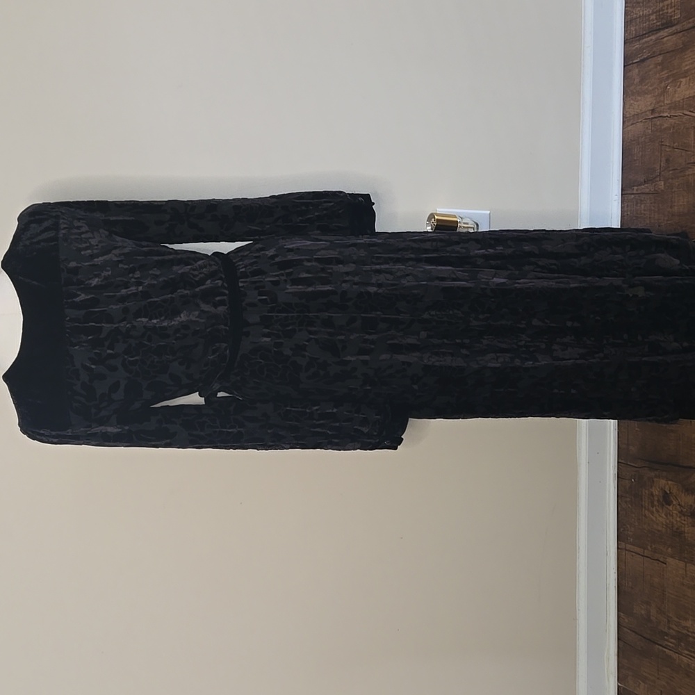 ModCloth Black Floral Burnout Velvet Faux Wrap Midi Dress Romantic Goth Small - Picture 7 of 9